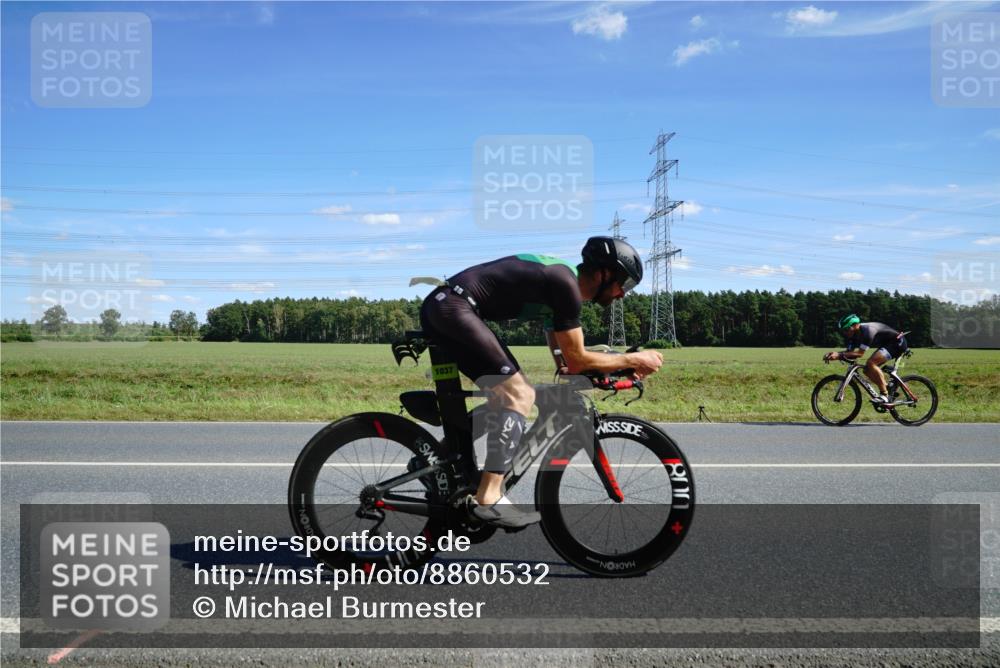 07.09.2025 - 19. Norderstedt Triathlon Michael Burmester http://msf.ph/oto/8860532 07.09.2025 13:51:57 Radfahren 911, 1037 meine-sportfotos.de