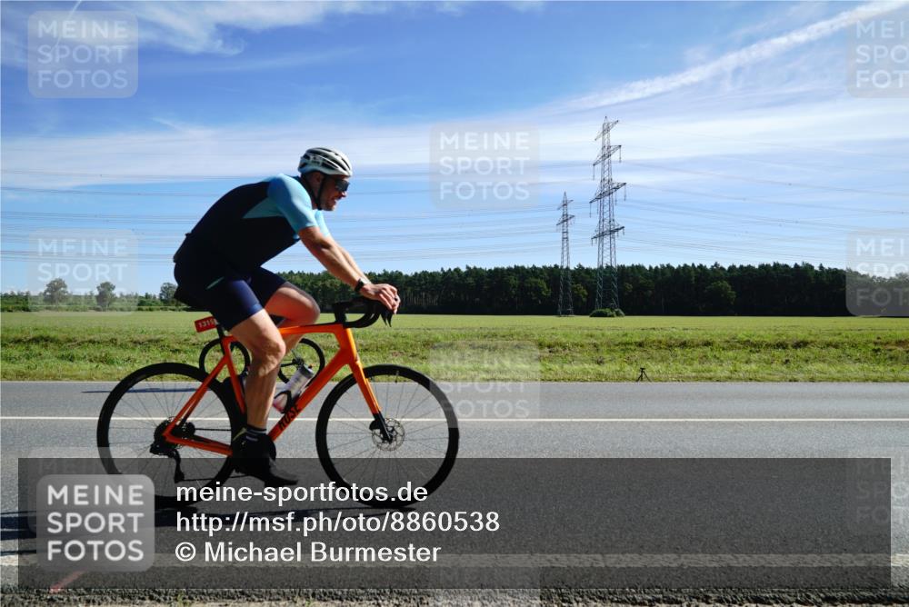 07.09.2025 - 19. Norderstedt Triathlon Michael Burmester http://msf.ph/oto/8860538 07.09.2025 11:51:49 Radfahren 782, 1319 meine-sportfotos.de