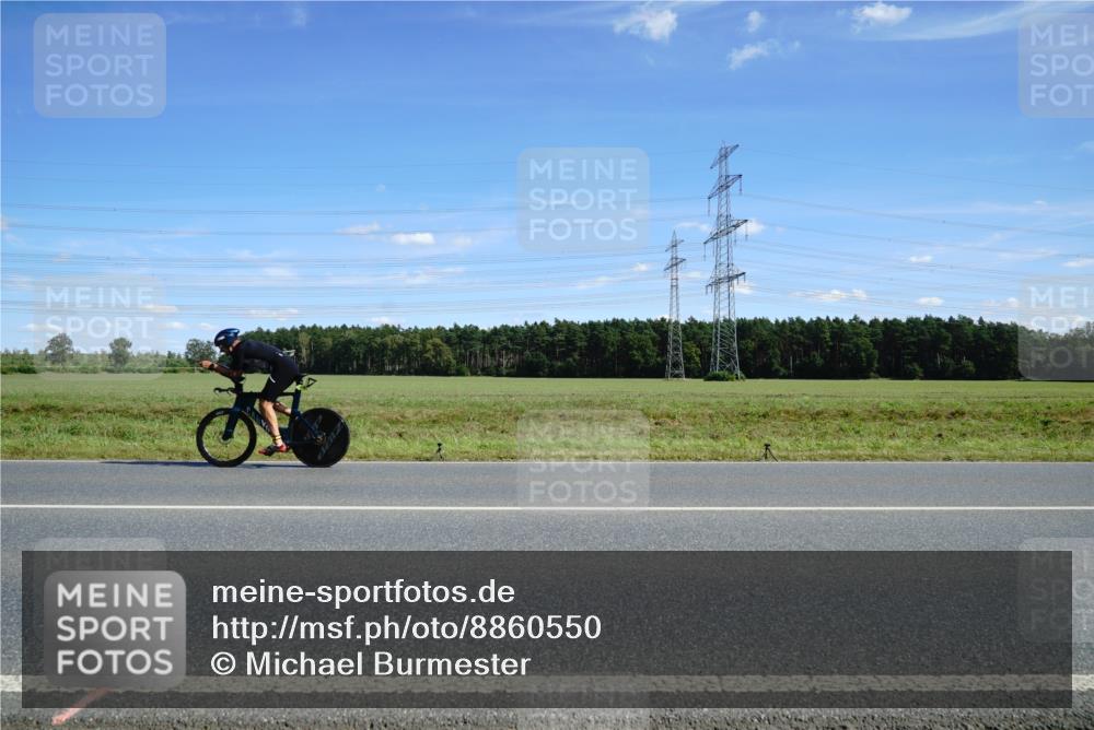 07.09.2025 - 19. Norderstedt Triathlon Michael Burmester http://msf.ph/oto/8860550 07.09.2025 13:52:05 Radfahren  meine-sportfotos.de