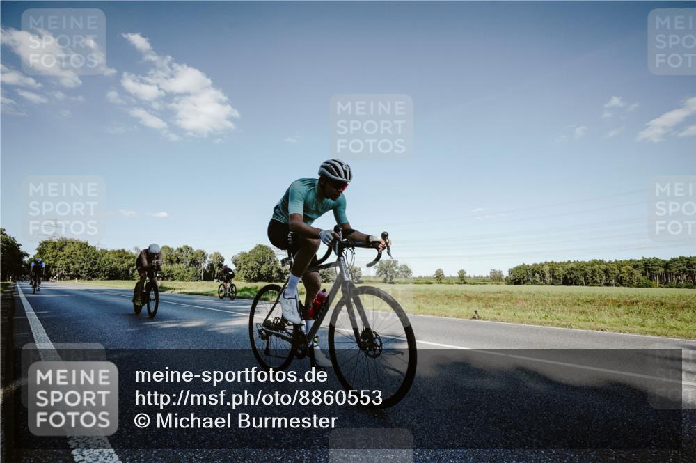 07.09.2025 - 19. Norderstedt Triathlon Michael Burmester http://msf.ph/oto/8860553 07.09.2025 15:53:30 Radfahren 362, 505, 864, 953, 1400 meine-sportfotos.de