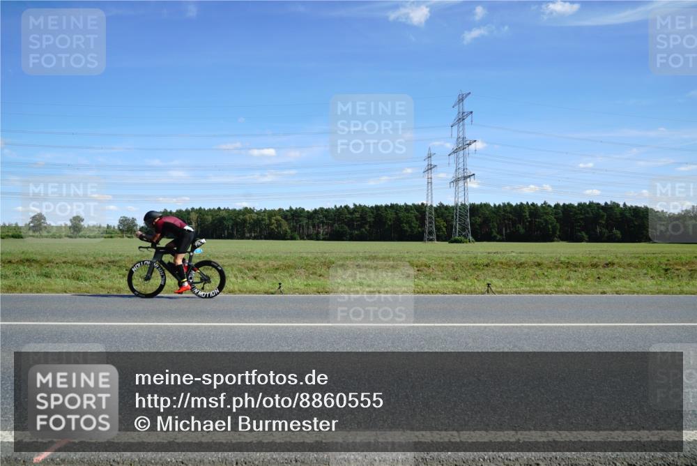 07.09.2025 - 19. Norderstedt Triathlon Michael Burmester http://msf.ph/oto/8860555 07.09.2025 13:52:08 Radfahren  meine-sportfotos.de
