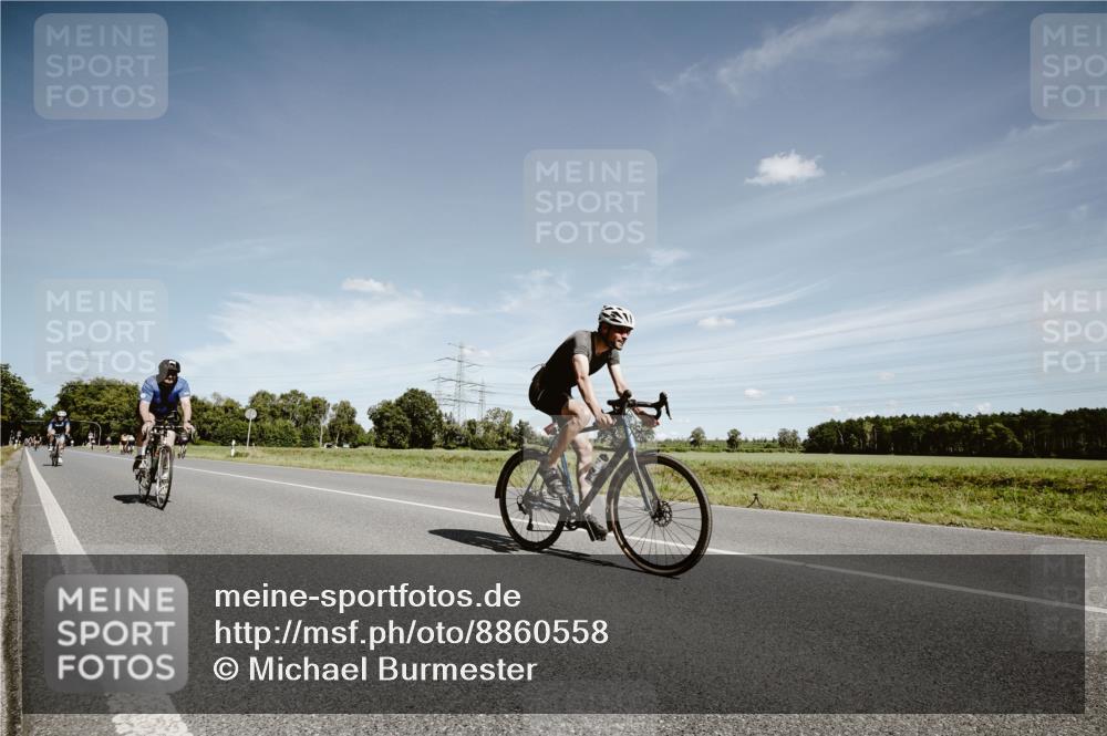 07.09.2025 - 19. Norderstedt Triathlon Michael Burmester http://msf.ph/oto/8860558 07.09.2025 12:57:08 Radfahren 197, 266, 315 meine-sportfotos.de
