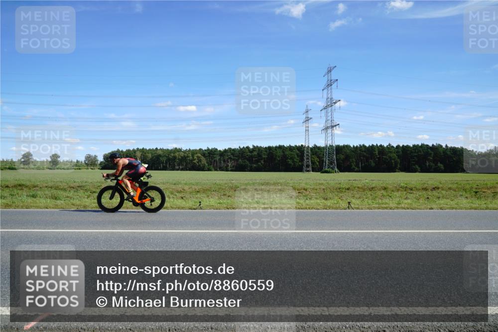 07.09.2025 - 19. Norderstedt Triathlon Michael Burmester http://msf.ph/oto/8860559 07.09.2025 13:52:11 Radfahren  meine-sportfotos.de