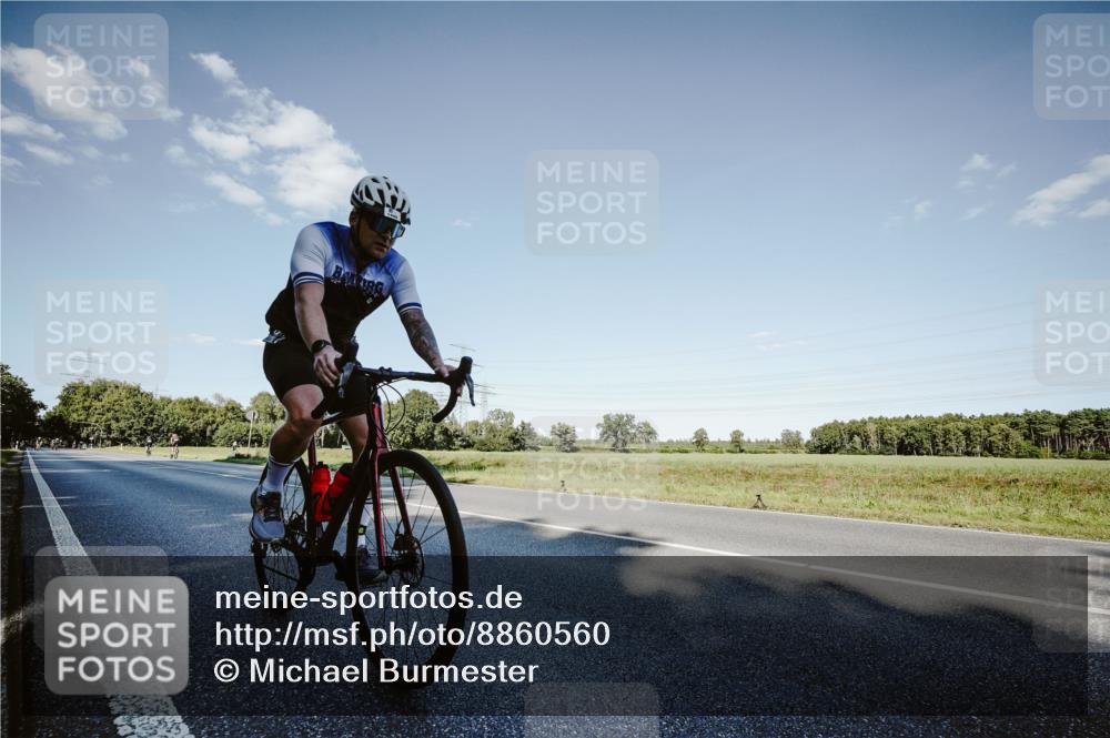 07.09.2025 - 19. Norderstedt Triathlon Michael Burmester http://msf.ph/oto/8860560 07.09.2025 15:53:32 Radfahren 505, 953, 1400 meine-sportfotos.de