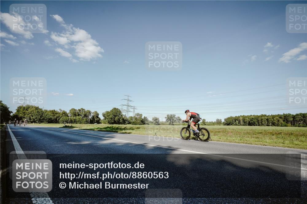07.09.2025 - 19. Norderstedt Triathlon Michael Burmester http://msf.ph/oto/8860563 07.09.2025 15:53:37 Radfahren 519 meine-sportfotos.de