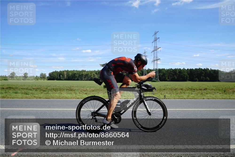 07.09.2025 - 19. Norderstedt Triathlon Michael Burmester http://msf.ph/oto/8860564 07.09.2025 13:52:27 Radfahren 361, 366, 962 meine-sportfotos.de