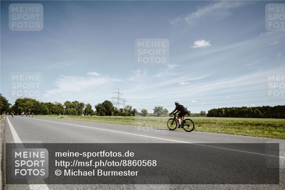 07.09.2025 - 19. Norderstedt Triathlon Michael Burmester http://msf.ph/oto/8860568 07.09.2025 12:57:11 Radfahren 197, 266, 315 meine-sportfotos.de