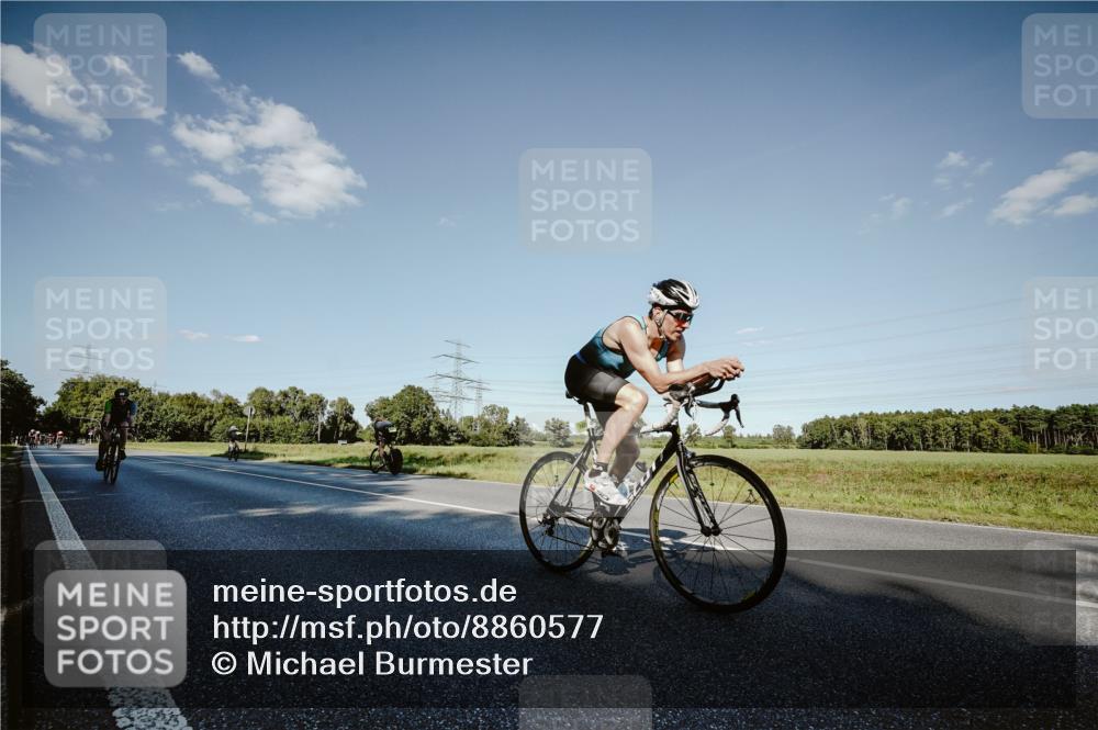 07.09.2025 - 19. Norderstedt Triathlon Michael Burmester http://msf.ph/oto/8860577 07.09.2025 15:53:43 Radfahren 519, 878, 1084, 1093, 1620 meine-sportfotos.de