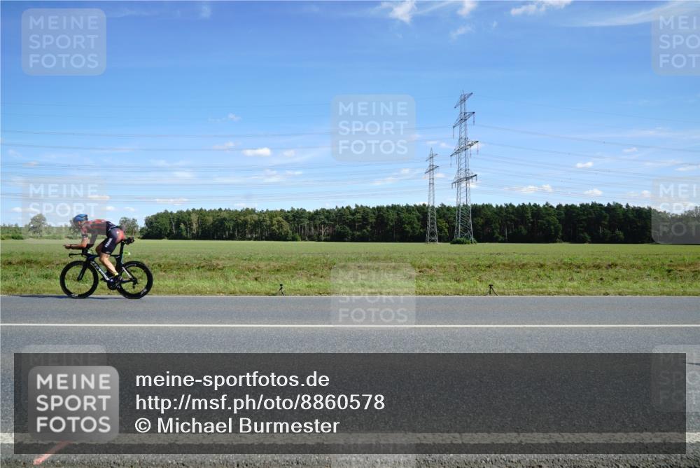 07.09.2025 - 19. Norderstedt Triathlon Michael Burmester http://msf.ph/oto/8860578 07.09.2025 13:52:29 Radfahren 361, 366, 962, 1462 meine-sportfotos.de