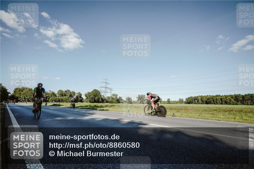 07.09.2025 - 19. Norderstedt Triathlon Michael Burmester http://msf.ph/oto/8860580 07.09.2025 15:53:44 Radfahren 878, 1084, 1093, 1620 meine-sportfotos.de
