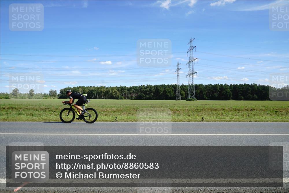 07.09.2025 - 19. Norderstedt Triathlon Michael Burmester http://msf.ph/oto/8860583 07.09.2025 13:52:31 Radfahren 361, 366, 1462, 1468 meine-sportfotos.de