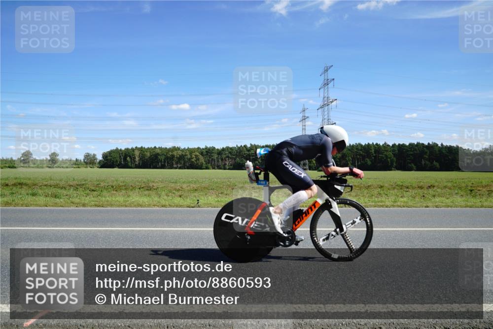07.09.2025 - 19. Norderstedt Triathlon Michael Burmester http://msf.ph/oto/8860593 07.09.2025 13:52:34 Radfahren 900, 1462, 1468 meine-sportfotos.de