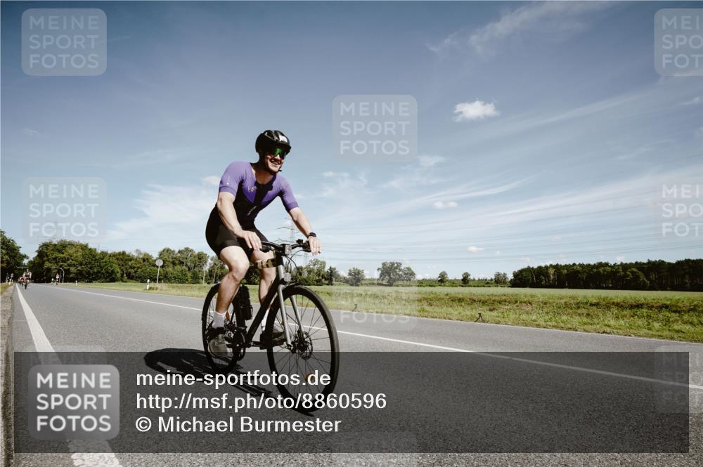 07.09.2025 - 19. Norderstedt Triathlon Michael Burmester http://msf.ph/oto/8860596 07.09.2025 12:57:34 Radfahren 298, 328, 1352 meine-sportfotos.de