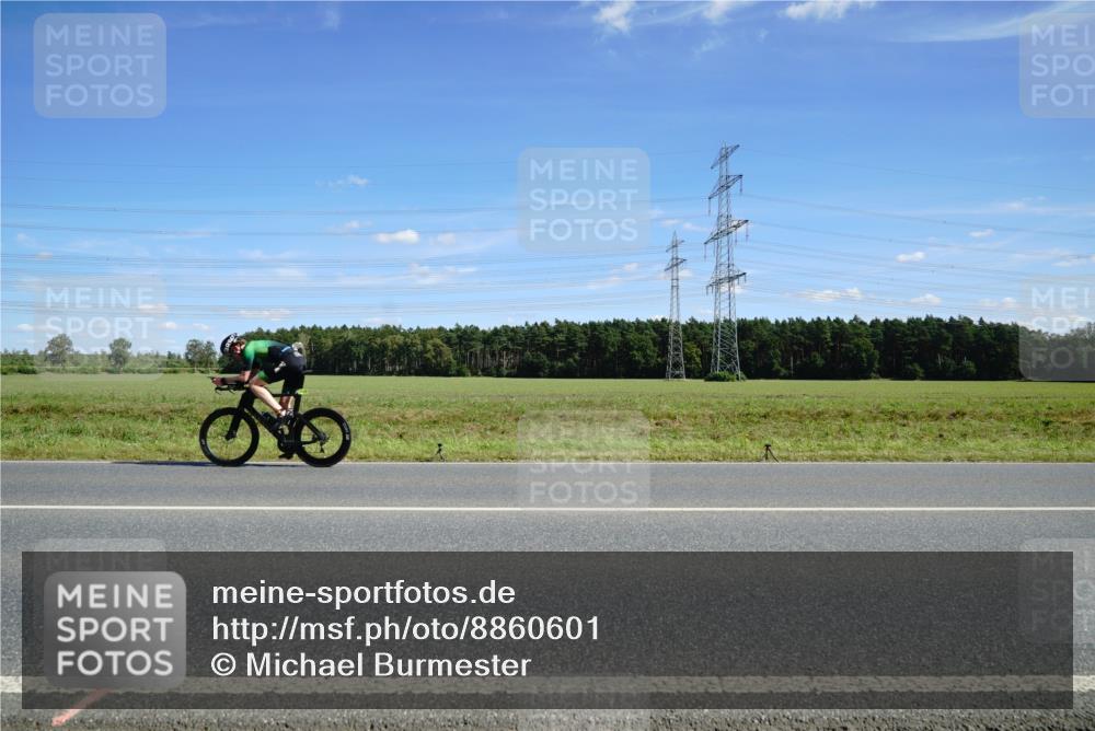 07.09.2025 - 19. Norderstedt Triathlon Michael Burmester http://msf.ph/oto/8860601 07.09.2025 13:52:40 Radfahren  meine-sportfotos.de