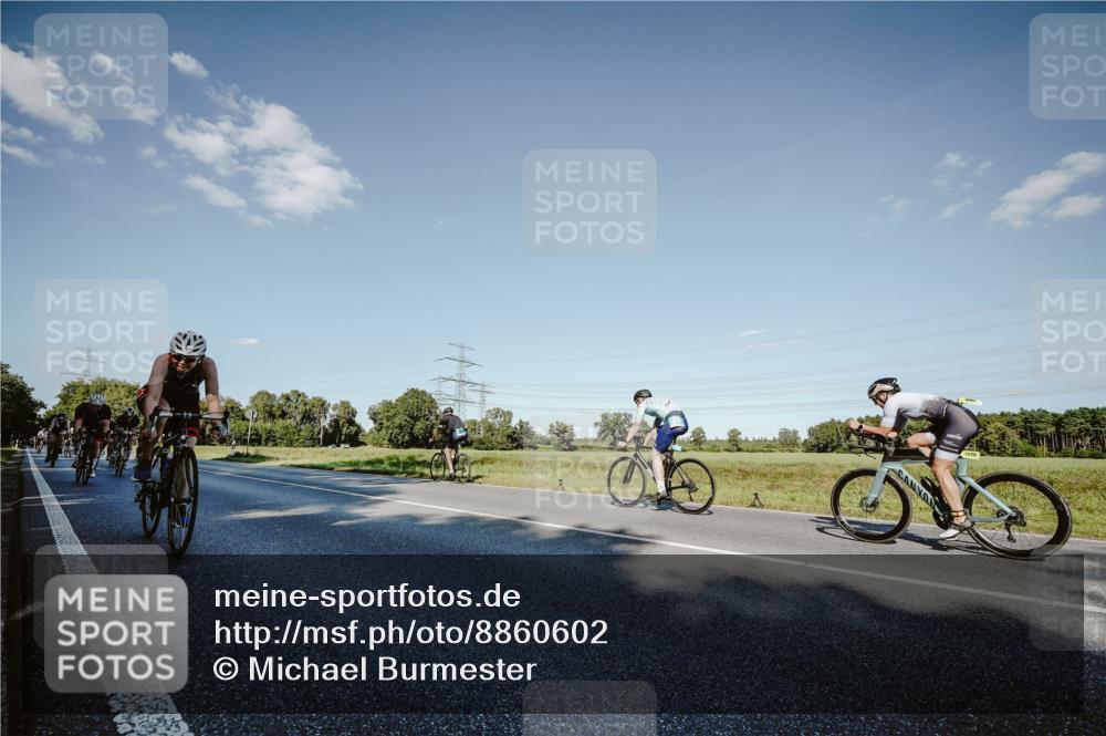 07.09.2025 - 19. Norderstedt Triathlon Michael Burmester http://msf.ph/oto/8860602 07.09.2025 15:53:50 Radfahren 507, 542, 889, 931, 952, 1053, 1072, 1091, 1427, 1553, 1577 meine-sportfotos.de