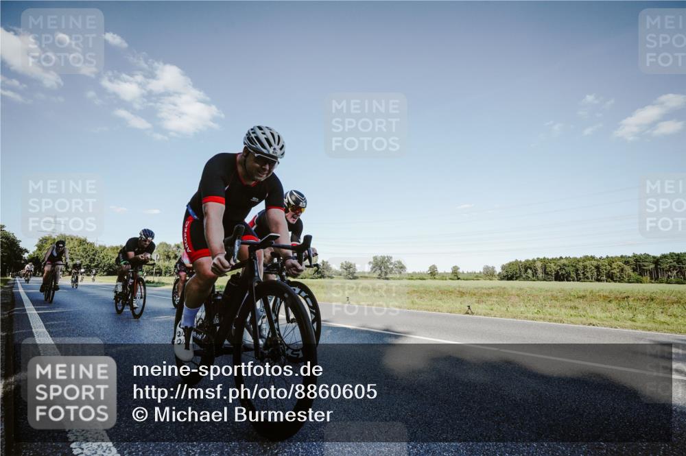 07.09.2025 - 19. Norderstedt Triathlon Michael Burmester http://msf.ph/oto/8860605 07.09.2025 15:53:51 Radfahren 493, 507, 542, 889, 931, 952, 955, 1053, 1072, 1091, 1427, 1553, 1577 meine-sportfotos.de
