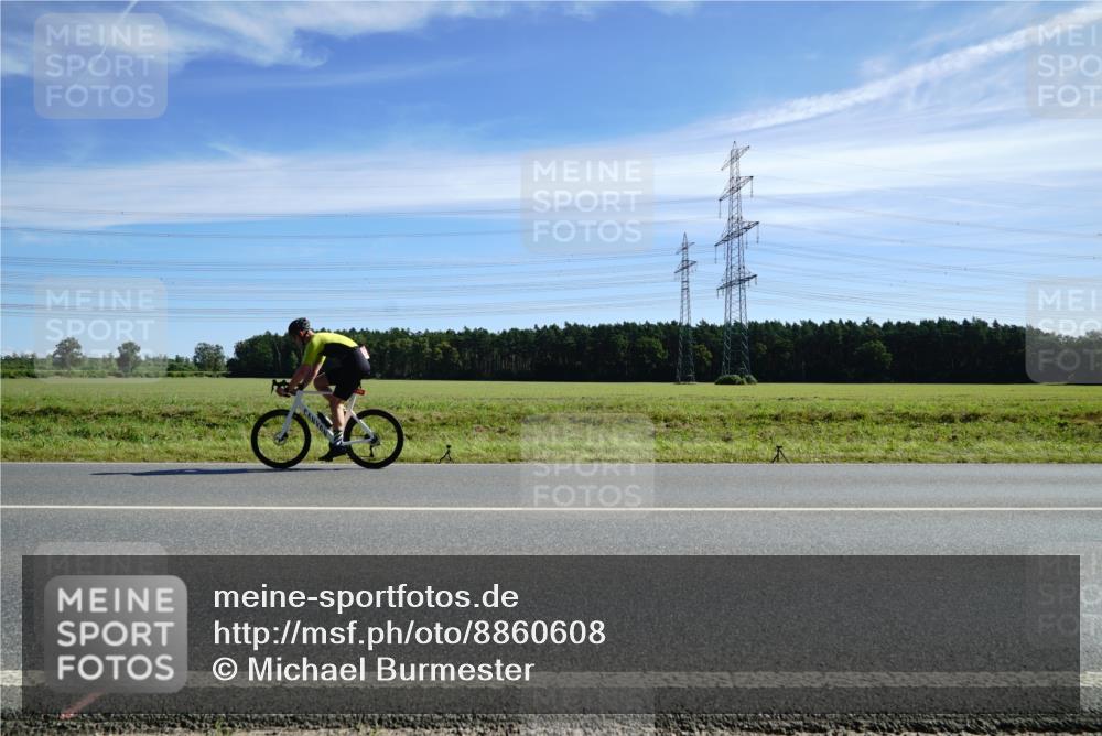 07.09.2025 - 19. Norderstedt Triathlon Michael Burmester http://msf.ph/oto/8860608 07.09.2025 11:52:24 Radfahren  meine-sportfotos.de