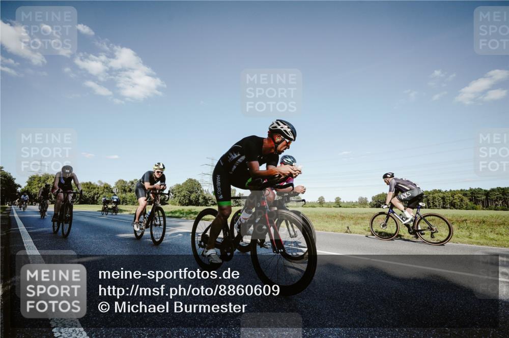 07.09.2025 - 19. Norderstedt Triathlon Michael Burmester http://msf.ph/oto/8860609 07.09.2025 15:53:52 Radfahren 493, 542, 889, 931, 952, 955, 1053, 1072, 1091, 1427, 1553, 1577 meine-sportfotos.de