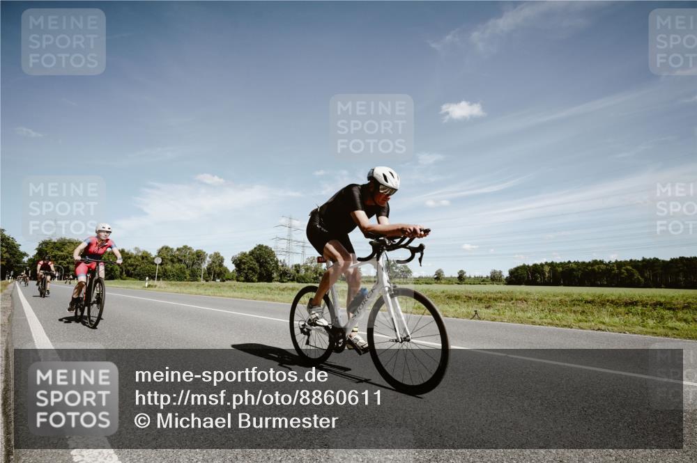07.09.2025 - 19. Norderstedt Triathlon Michael Burmester http://msf.ph/oto/8860611 07.09.2025 12:57:44 Radfahren 242, 318, 841, 1326 meine-sportfotos.de