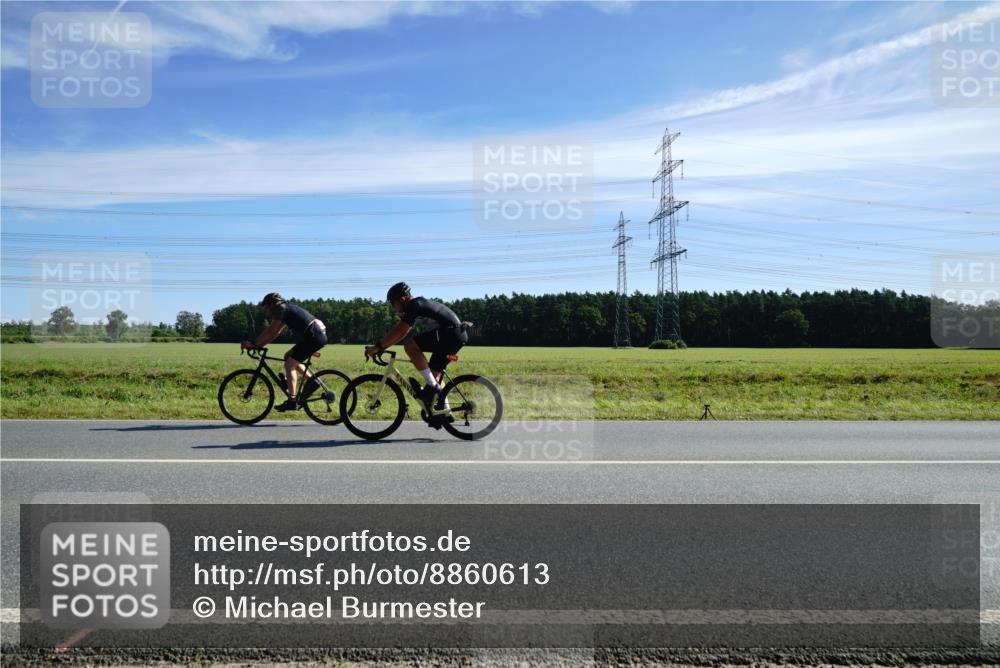 07.09.2025 - 19. Norderstedt Triathlon Michael Burmester http://msf.ph/oto/8860613 07.09.2025 11:52:26 Radfahren 731 meine-sportfotos.de