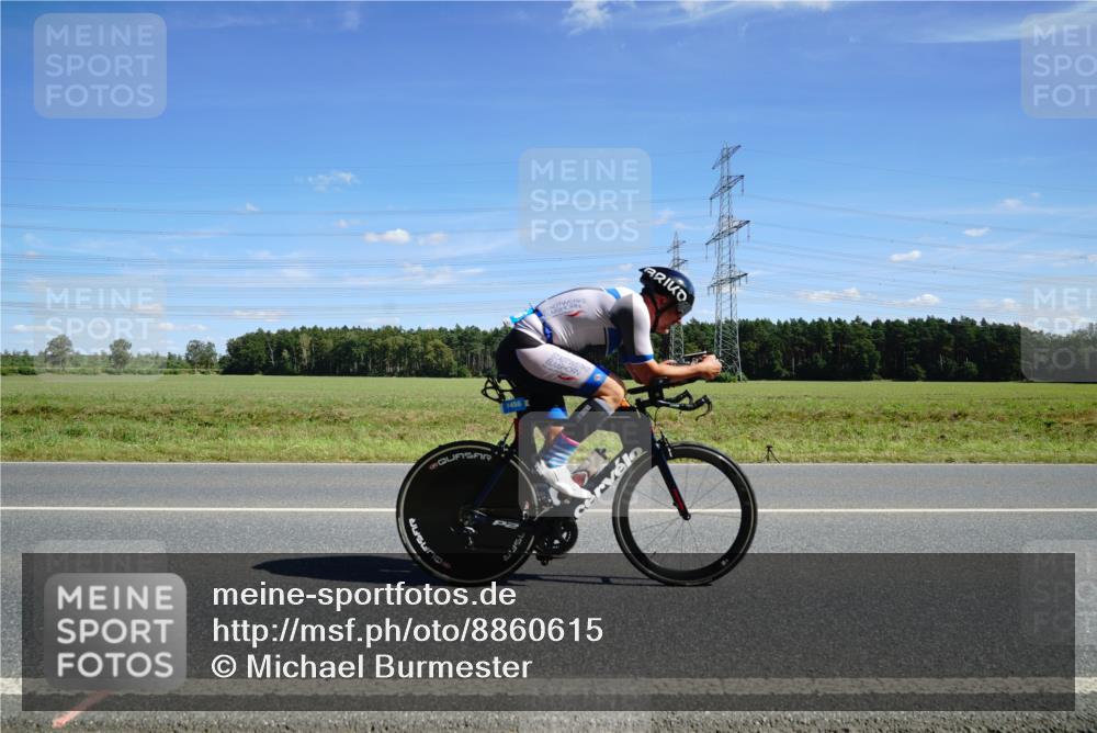 07.09.2025 - 19. Norderstedt Triathlon Michael Burmester http://msf.ph/oto/8860615 07.09.2025 13:53:01 Radfahren 1456 meine-sportfotos.de