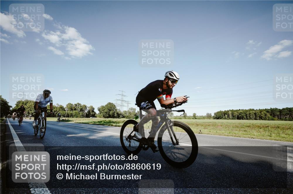 07.09.2025 - 19. Norderstedt Triathlon Michael Burmester http://msf.ph/oto/8860619 07.09.2025 15:53:54 Radfahren 493, 542, 873, 889, 931, 952, 955, 1053, 1083, 1091, 1553, 1577 meine-sportfotos.de