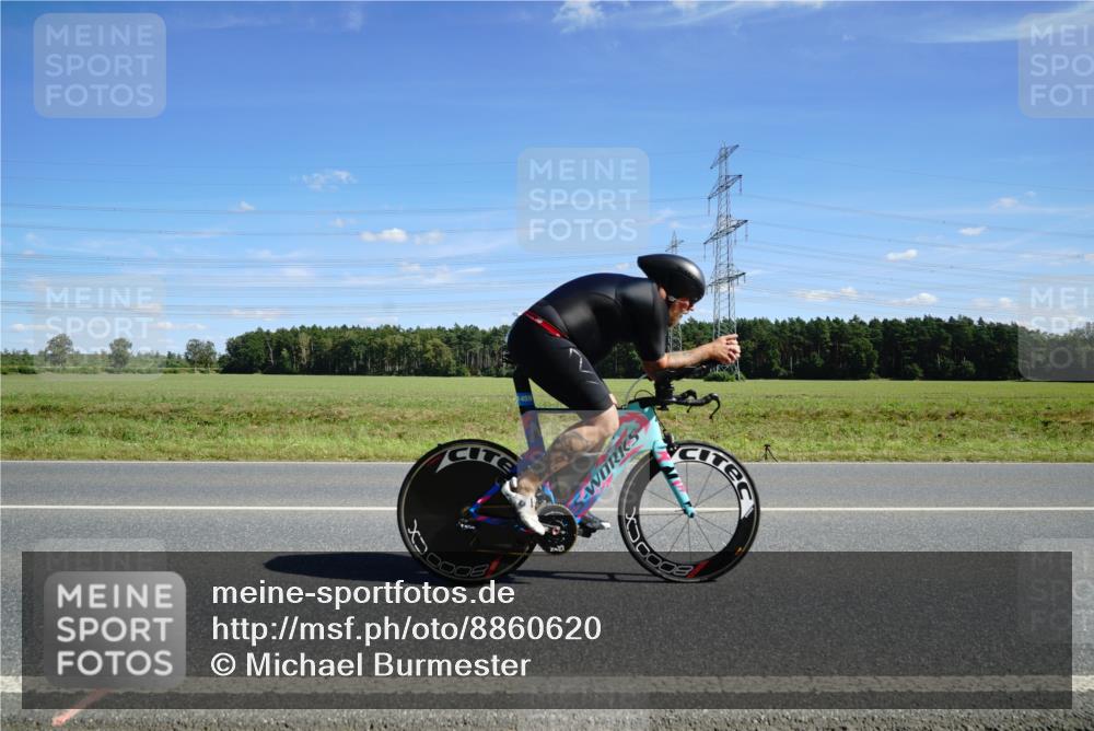07.09.2025 - 19. Norderstedt Triathlon Michael Burmester http://msf.ph/oto/8860620 07.09.2025 13:53:06 Radfahren 382, 1459 meine-sportfotos.de