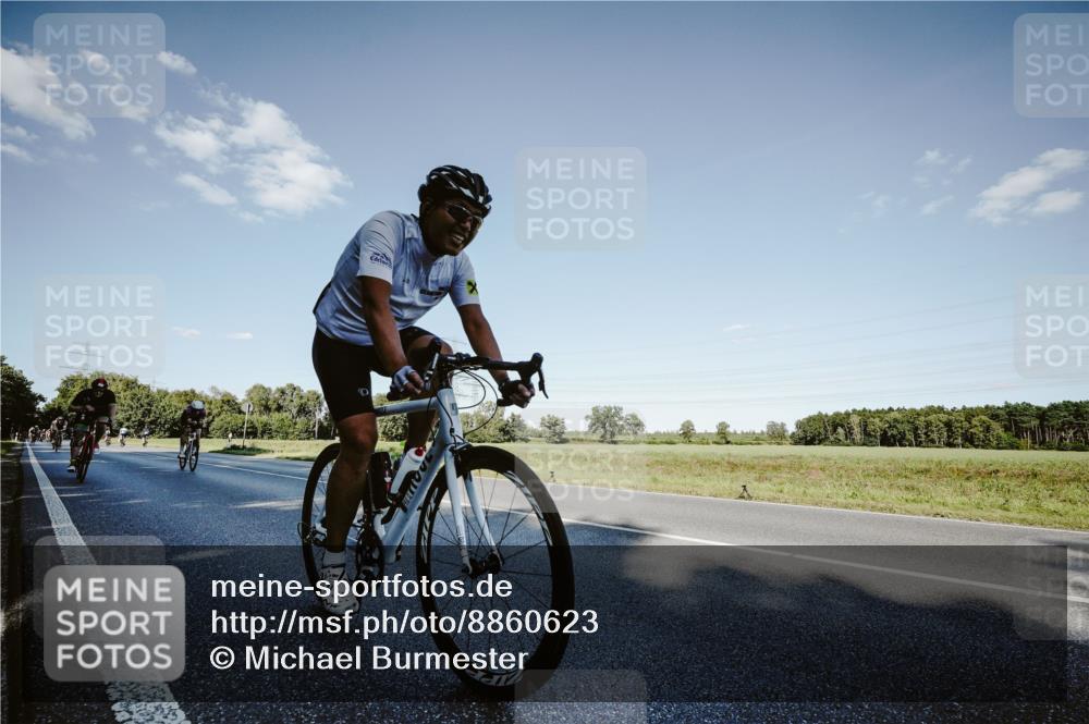 07.09.2025 - 19. Norderstedt Triathlon Michael Burmester http://msf.ph/oto/8860623 07.09.2025 15:53:55 Radfahren 493, 542, 873, 889, 952, 955, 1053, 1083, 1091, 1619 meine-sportfotos.de