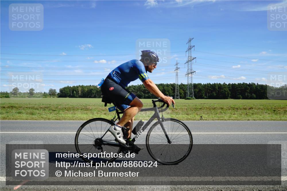 07.09.2025 - 19. Norderstedt Triathlon Michael Burmester http://msf.ph/oto/8860624 07.09.2025 13:53:08 Radfahren 382, 1026, 1459 meine-sportfotos.de