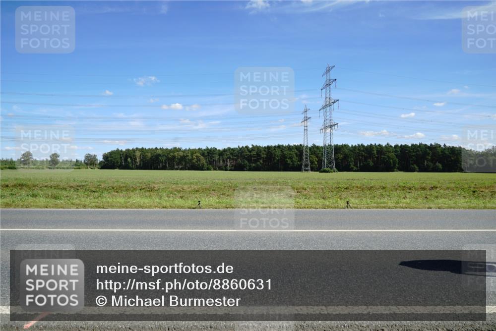 07.09.2025 - 19. Norderstedt Triathlon Michael Burmester http://msf.ph/oto/8860631 07.09.2025 13:53:13 Radfahren 979, 1011, 1026 meine-sportfotos.de
