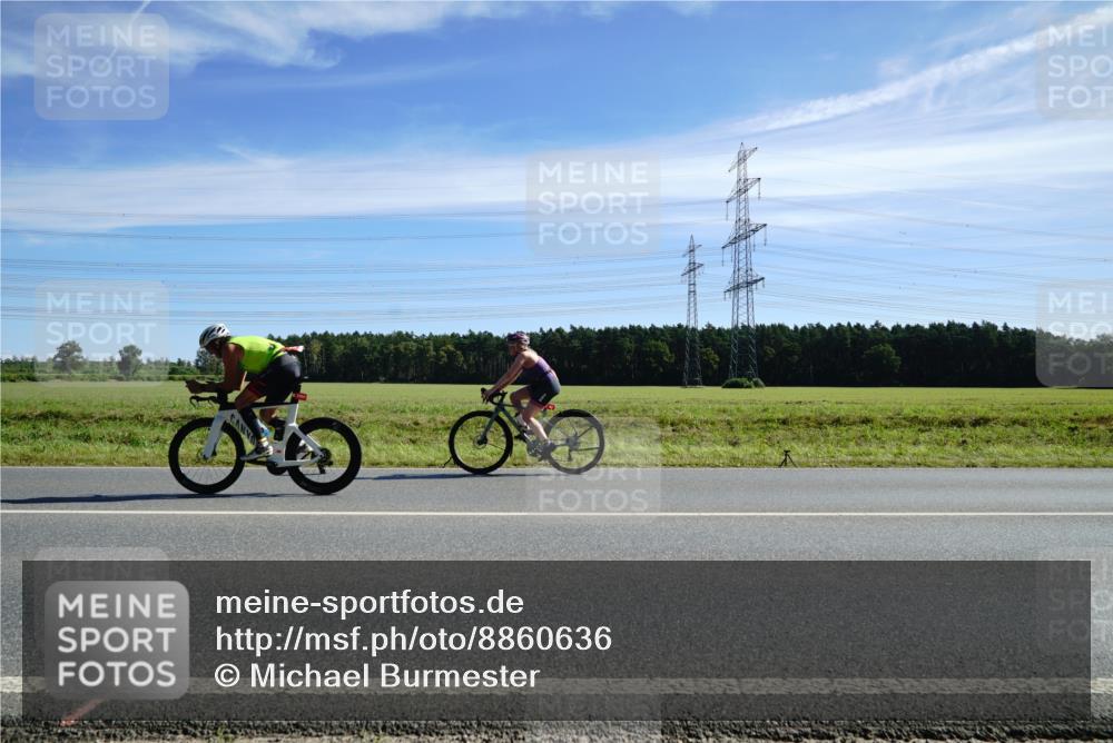 07.09.2025 - 19. Norderstedt Triathlon Michael Burmester http://msf.ph/oto/8860636 07.09.2025 11:52:35 Radfahren 729 meine-sportfotos.de