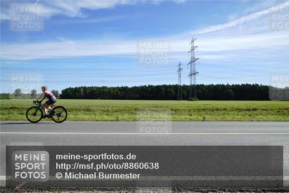 07.09.2025 - 19. Norderstedt Triathlon Michael Burmester http://msf.ph/oto/8860638 07.09.2025 11:52:35 Radfahren 729 meine-sportfotos.de