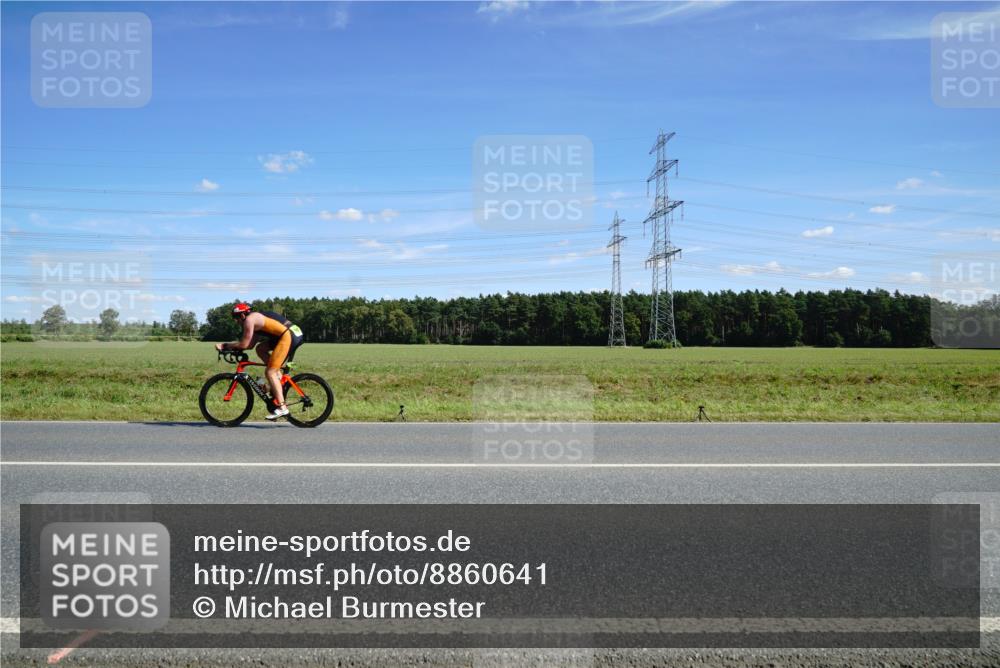 07.09.2025 - 19. Norderstedt Triathlon Michael Burmester http://msf.ph/oto/8860641 07.09.2025 13:53:25 Radfahren 980 meine-sportfotos.de