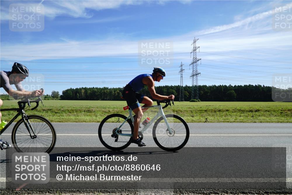 07.09.2025 - 19. Norderstedt Triathlon Michael Burmester http://msf.ph/oto/8860646 07.09.2025 11:52:50 Radfahren 136, 791, 837 meine-sportfotos.de