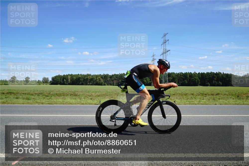 07.09.2025 - 19. Norderstedt Triathlon Michael Burmester http://msf.ph/oto/8860651 07.09.2025 13:53:35 Radfahren 879, 978, 988 meine-sportfotos.de