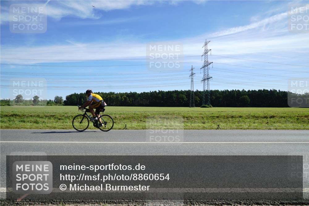 07.09.2025 - 19. Norderstedt Triathlon Michael Burmester http://msf.ph/oto/8860654 07.09.2025 11:53:02 Radfahren  meine-sportfotos.de