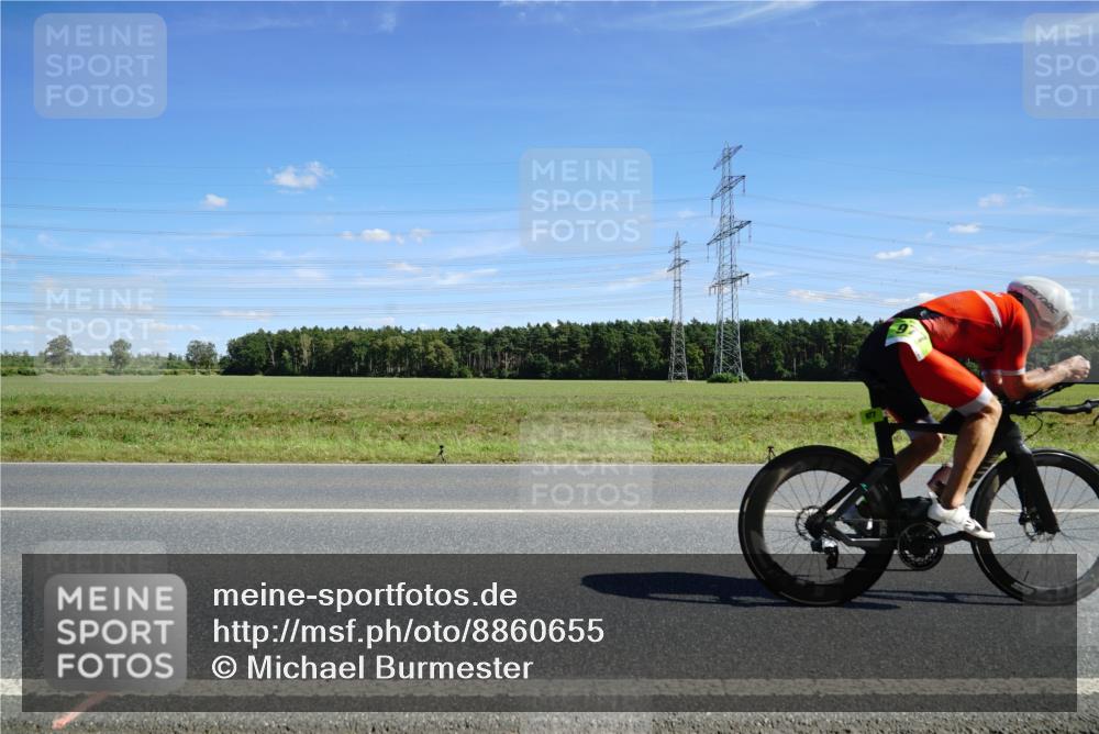07.09.2025 - 19. Norderstedt Triathlon Michael Burmester http://msf.ph/oto/8860655 07.09.2025 13:53:41 Radfahren 977, 1039 meine-sportfotos.de