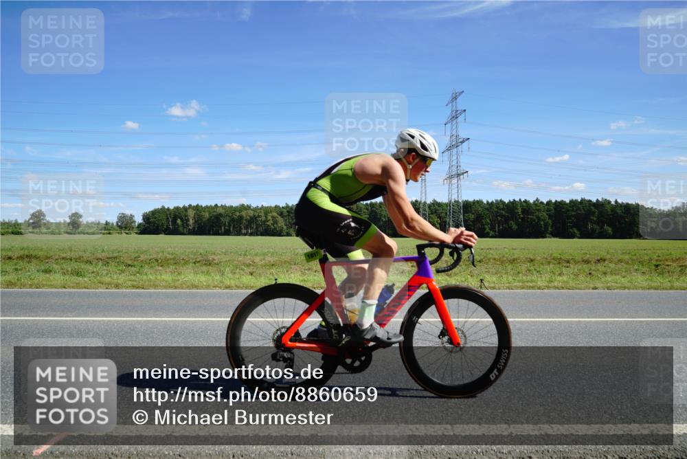 07.09.2025 - 19. Norderstedt Triathlon Michael Burmester http://msf.ph/oto/8860659 07.09.2025 13:53:46 Radfahren 985, 1017, 1039 meine-sportfotos.de
