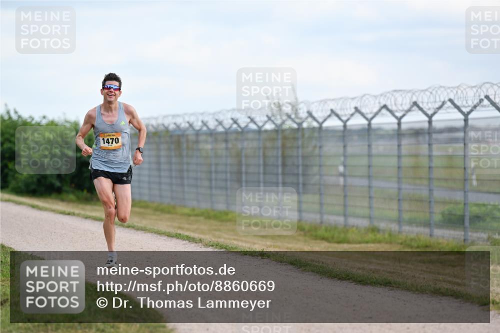 14.09.2025 - Airport Race Dr. Thomas Lammeyer http://msf.ph/oto/8860669 14.09.2025 11:45:56 Laufen 1470 meine-sportfotos.de