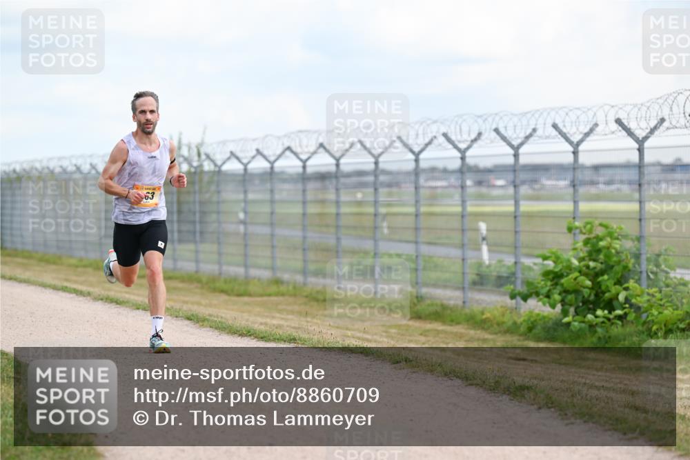 14.09.2025 - Airport Race Dr. Thomas Lammeyer http://msf.ph/oto/8860709 14.09.2025 11:48:43 Laufen 63 meine-sportfotos.de