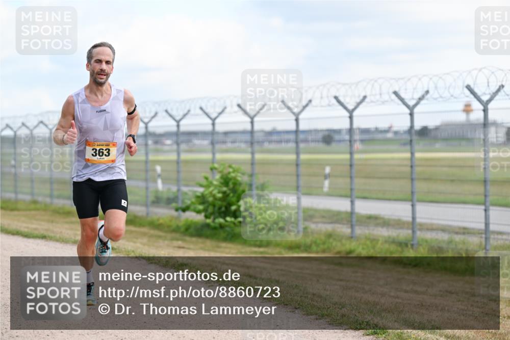 14.09.2025 - Airport Race Dr. Thomas Lammeyer http://msf.ph/oto/8860723 14.09.2025 11:48:45 Laufen 363 meine-sportfotos.de