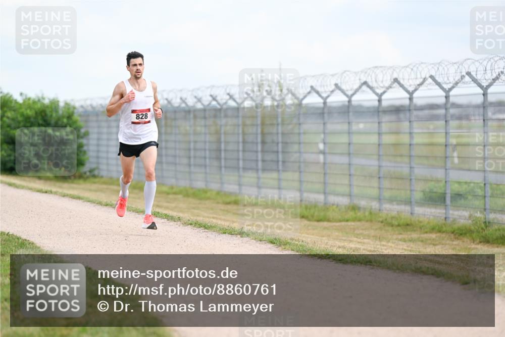 14.09.2025 - Airport Race Dr. Thomas Lammeyer http://msf.ph/oto/8860761 14.09.2025 11:49:58 Laufen 828 meine-sportfotos.de