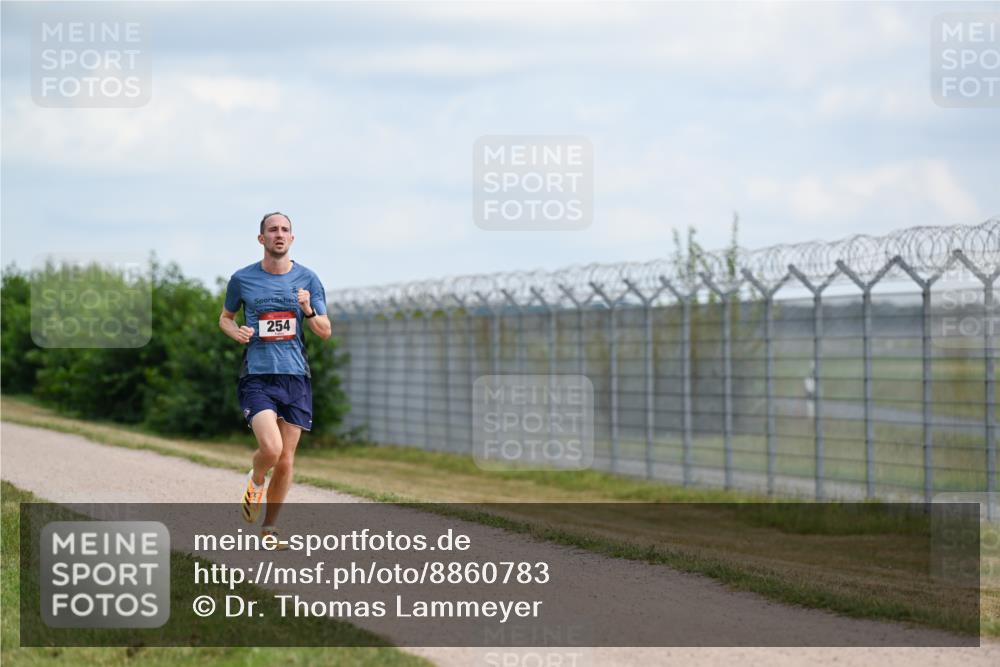 14.09.2025 - Airport Race Dr. Thomas Lammeyer http://msf.ph/oto/8860783 14.09.2025 11:50:25 Laufen 254 meine-sportfotos.de