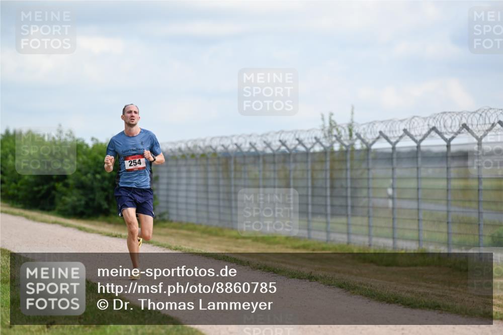 14.09.2025 - Airport Race Dr. Thomas Lammeyer http://msf.ph/oto/8860785 14.09.2025 11:50:26 Laufen 254 meine-sportfotos.de