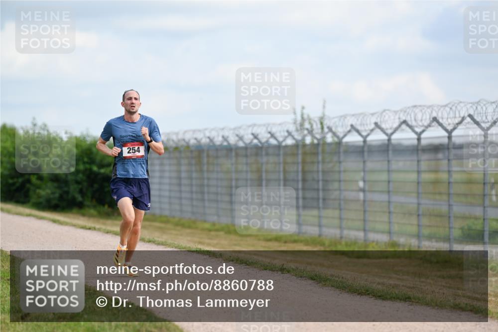 14.09.2025 - Airport Race Dr. Thomas Lammeyer http://msf.ph/oto/8860788 14.09.2025 11:50:26 Laufen 254 meine-sportfotos.de