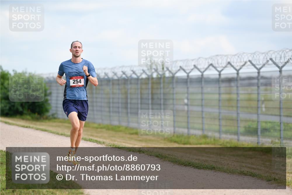 14.09.2025 - Airport Race Dr. Thomas Lammeyer http://msf.ph/oto/8860793 14.09.2025 11:50:27 Laufen 254 meine-sportfotos.de