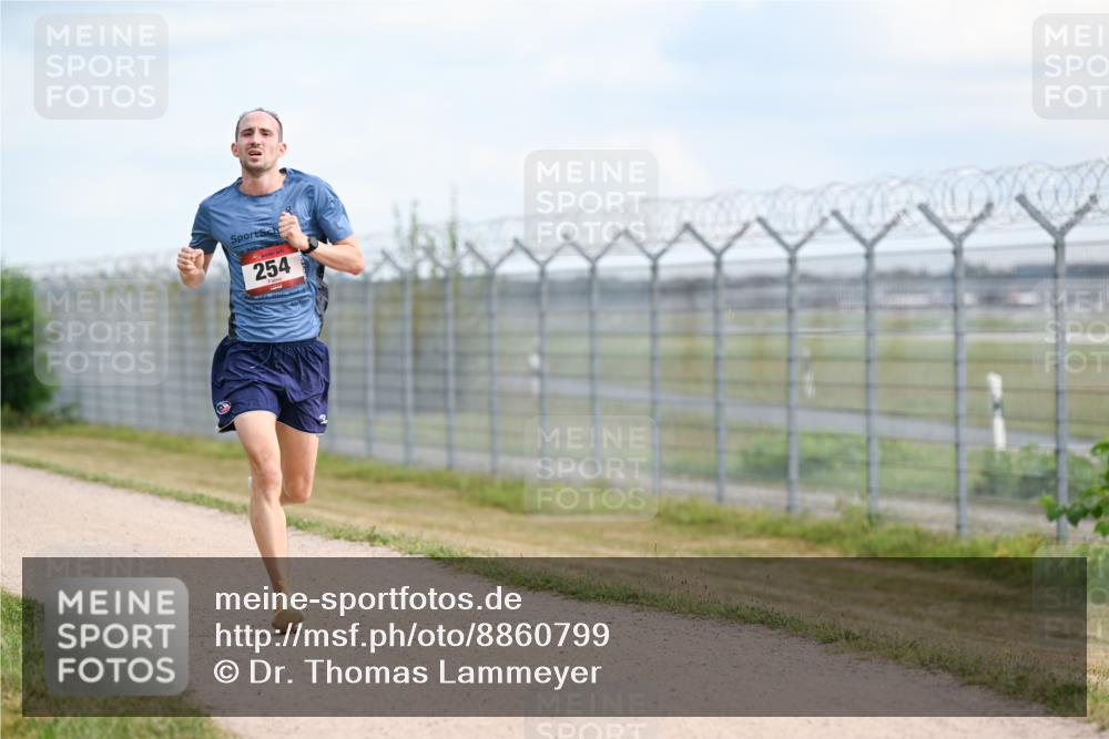 14.09.2025 - Airport Race Dr. Thomas Lammeyer http://msf.ph/oto/8860799 14.09.2025 11:50:28 Laufen 254 meine-sportfotos.de