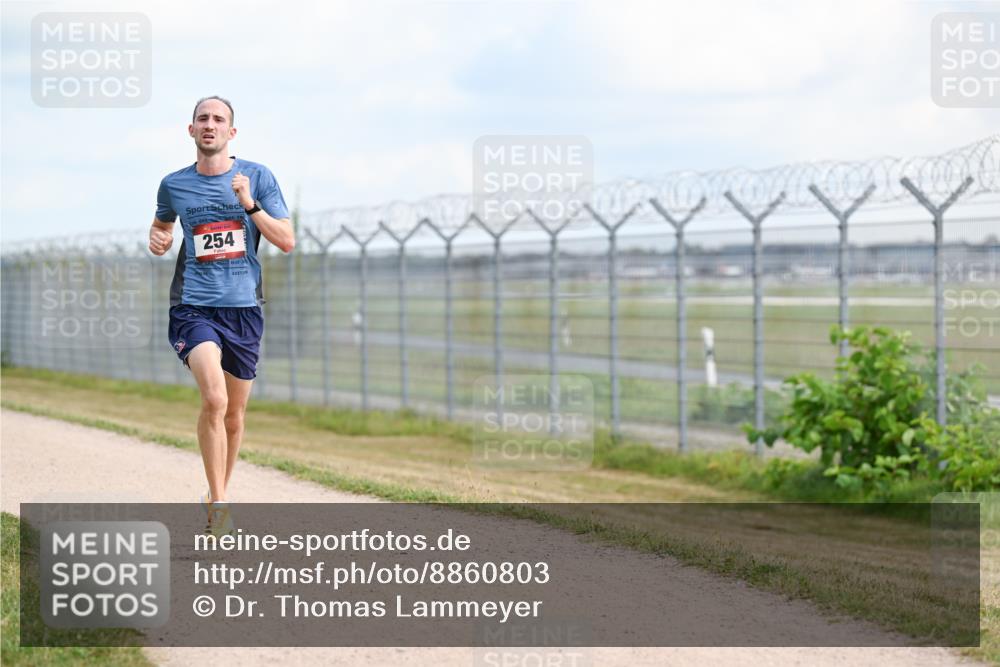 14.09.2025 - Airport Race Dr. Thomas Lammeyer http://msf.ph/oto/8860803 14.09.2025 11:50:28 Laufen 254 meine-sportfotos.de
