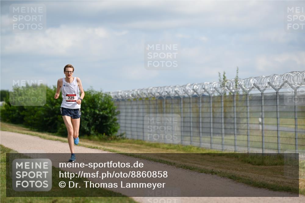 14.09.2025 - Airport Race Dr. Thomas Lammeyer http://msf.ph/oto/8860858 14.09.2025 11:51:19 Laufen 725 meine-sportfotos.de