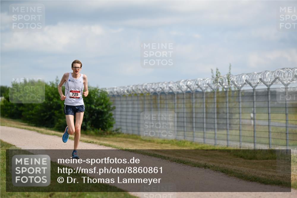 14.09.2025 - Airport Race Dr. Thomas Lammeyer http://msf.ph/oto/8860861 14.09.2025 11:51:19 Laufen 725 meine-sportfotos.de